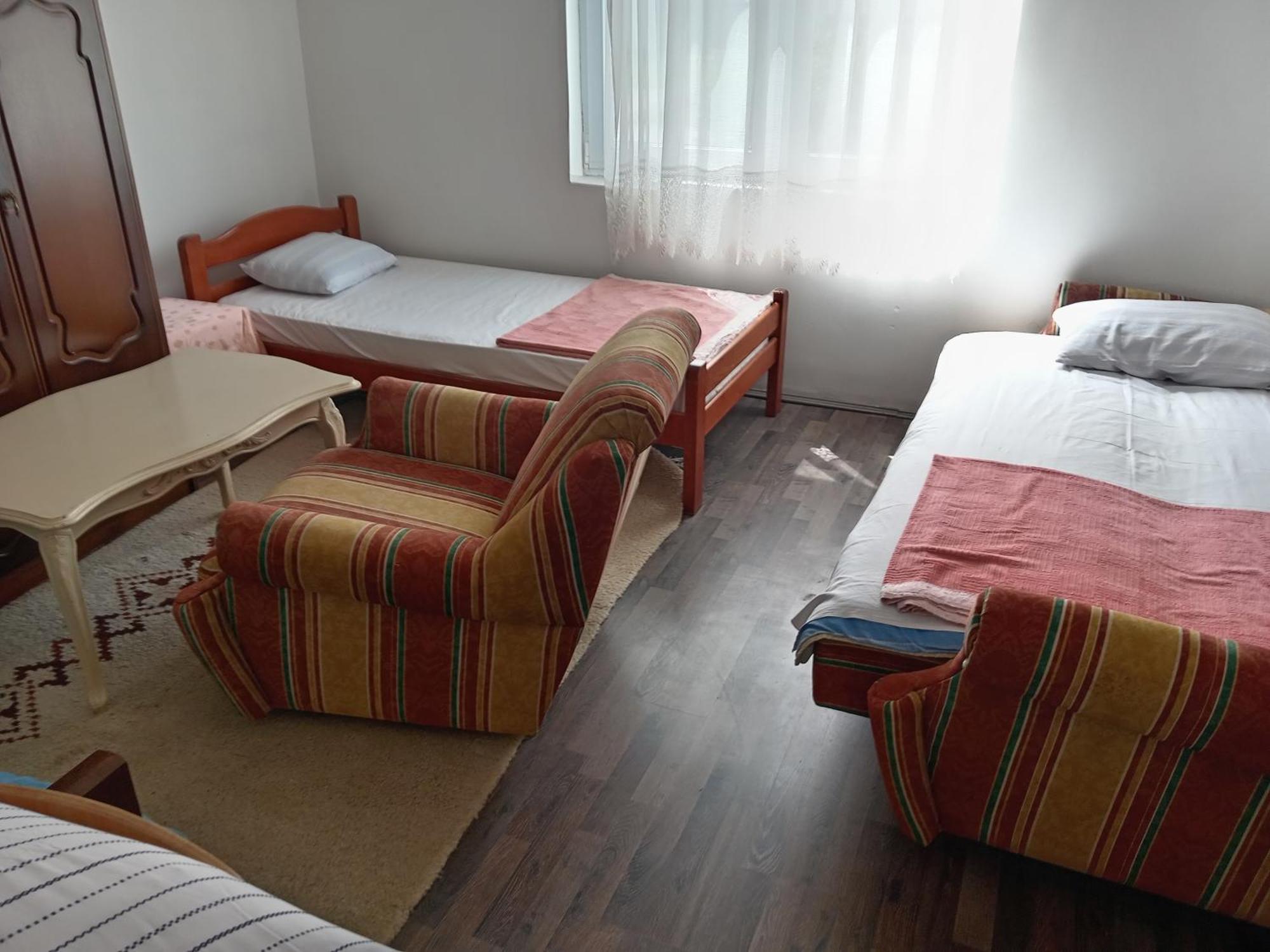 Hostal "Poetsko Cose" Nikole Tesle 86 Morović Exterior foto