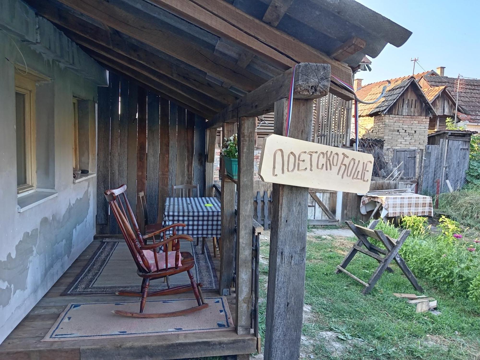 Hostal "Poetsko Cose" Nikole Tesle 86 Morović Exterior foto