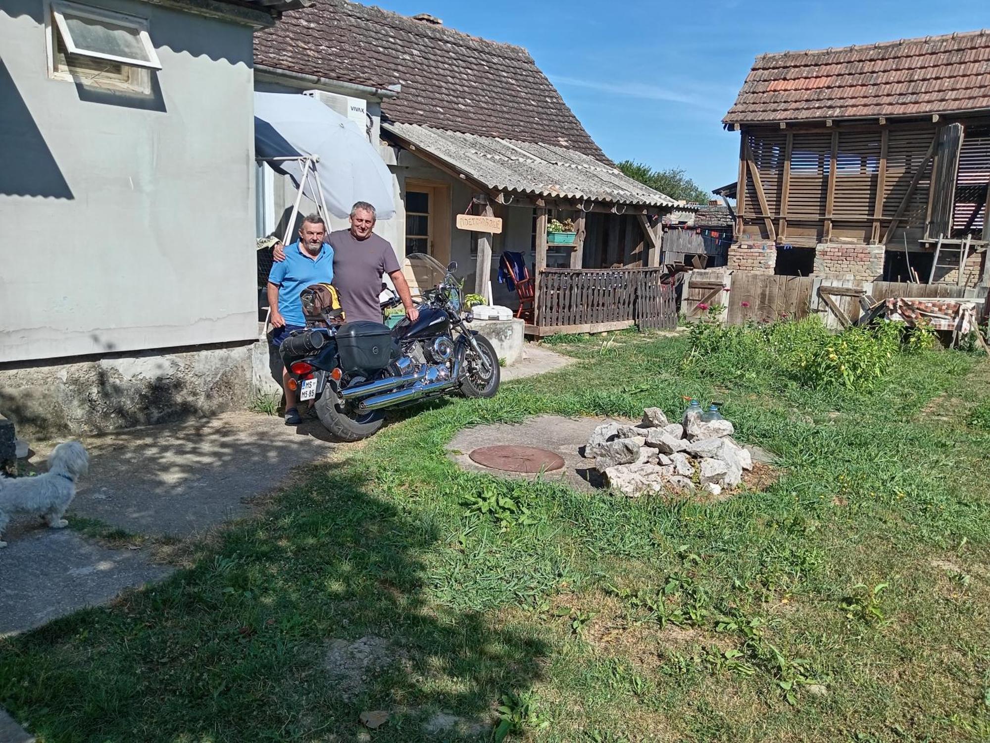 Hostal "Poetsko Cose" Nikole Tesle 86 Morović Exterior foto